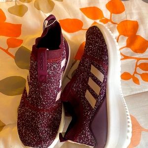 Like new only wore to Try on Adidas sneakers